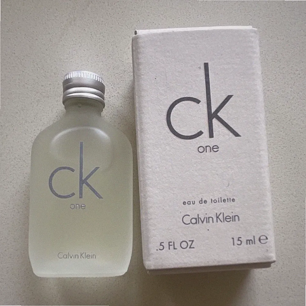 Calvin Klein ck one Eau de Toilette Spray 0.5 fl oz Travel Size