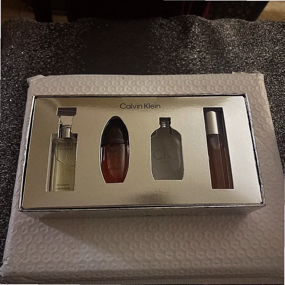 Calvin Klein Variety Perfume Women - 4 Pc Mini Travel Gift Set (15mlx4) New